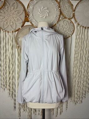 Lululemon Off White Zip Front Light Weight Hooded Jacket Size 6